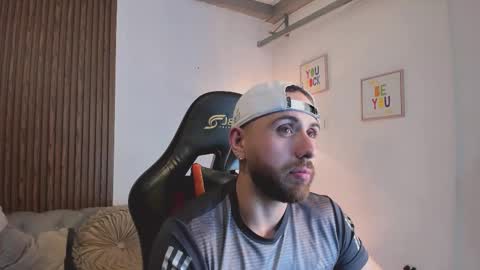 Maximo Wolf online show from February 14, 8:27 pm