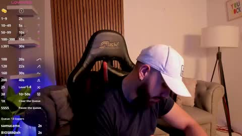 Snapshot of maximo_wolf1 chatting on April 24, 9:01 am Maximo Wolf online show from April 24, 9:01 am