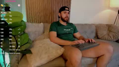 Snapshot of maximo_wolf1 chatting on July 9, 9:52 pm Maximo Wolf online show from July 9, 9:52 pm