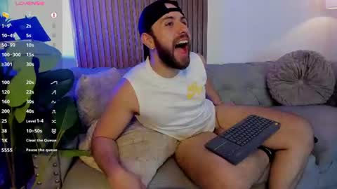 Snapshot of maximo_wolf1 chatting on July 10, 8:44 pm Maximo Wolf online show from July 10, 8:44 pm