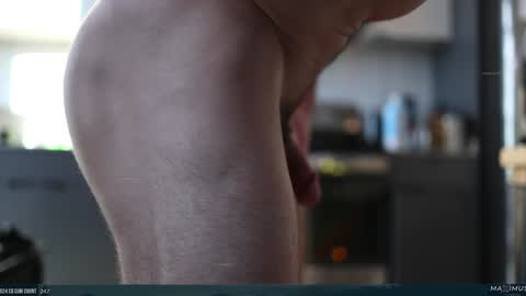 Snapshot of maximus_787 chatting on December 1, 8:42 pm Maximus7871 online show from December 1, 8:42 pm