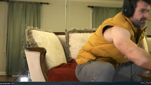 Snapshot of maximus_787 chatting on February 20, 12:08 am Maximus7871 online show from February 20, 12:08 am