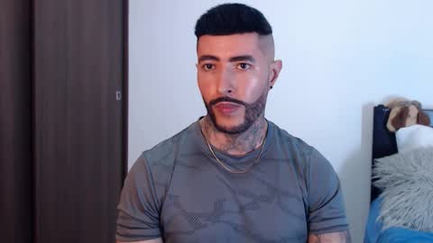 Independent Model online show from January 7, 7:20 am