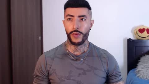 Independent Model online show from January 10, 2:46 am