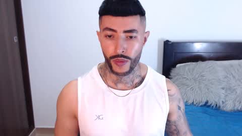 Independent Model online show from January 24, 11:12 pm