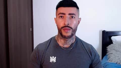 Independent Model online show from January 26, 9:07 pm