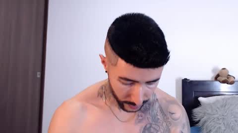 Independent Model online show from February 2, 4:05 am