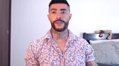 Independent Model online show from February 5, 6:13 am