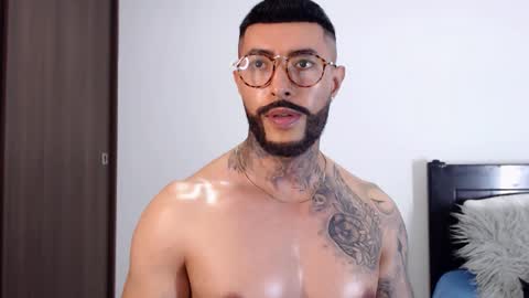 Independent Model online show from February 17, 4:20 am