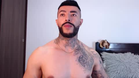 Independent Model online show from February 25, 3:42 am