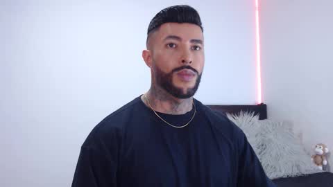 Independent Model online show from September 28, 3:23 am