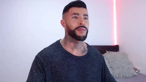 Independent Model online show from October 16, 2:23 am