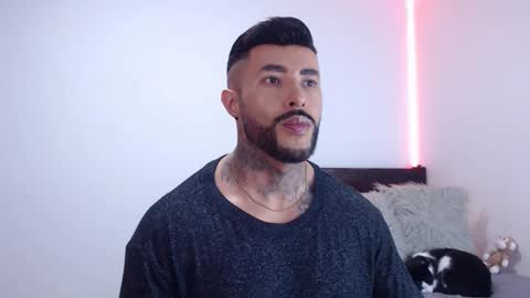 Independent Model online show from November 6, 2:45 am