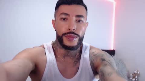 Independent Model online show from November 21, 3:49 am