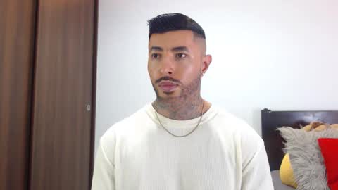 Independent Model online show from February 14, 4:09 am