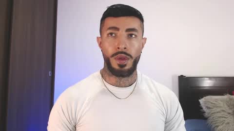 Independent Model online show from April 9, 2:44 am