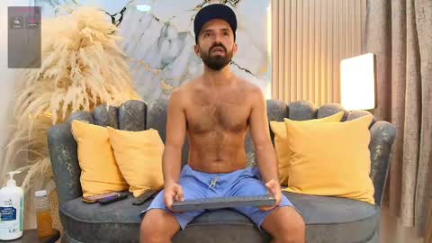 Snapshot of maximus_thorne chatting on April 30, 10:14 pm Maximus online show from April 30, 10:14 pm