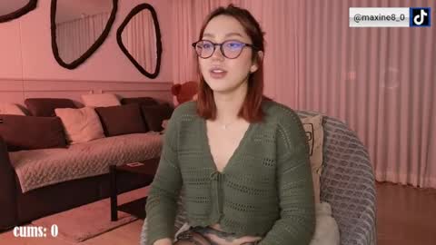 Snapshot of maxine_8 chatting on April 30, 11:20 pm Maxine online show from April 30, 11:20 pm