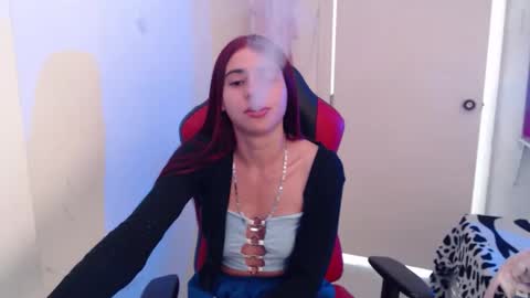 Snapshot of maxinesex_ chatting on December 17, 1:50 pm maxinesex_ online show from December 17, 1:50 pm