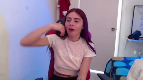 Snapshot of maxinesex_ chatting on January 6, 1:37 pm maxinesex_ online show from January 6, 1:37 pm