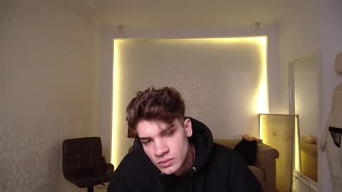 MaxKaiden online show from February 18, 7:32 am