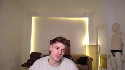 MaxKaiden online show from February 25, 5:30 am