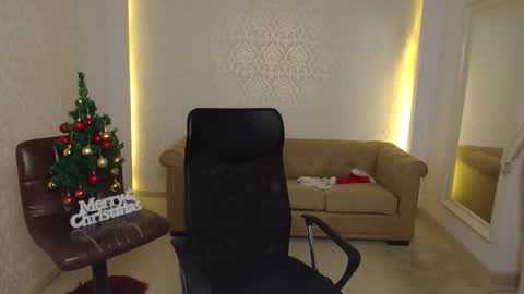 MaxKaiden online show from December 22, 5:43 pm