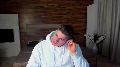 MaxKaiden online show from March 19, 5:22 am