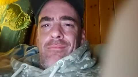 Snapshot of maxlme2721063 chatting on May 11, 3:01 am maxlme2721063 online show from May 11, 3:01 am