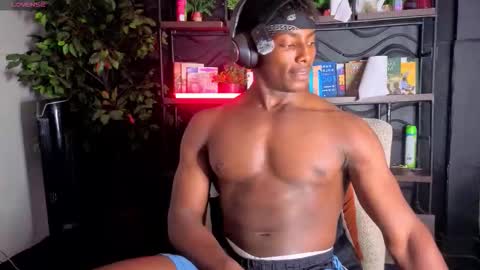 Maxmuscle10 online show from February 3, 7:24 am