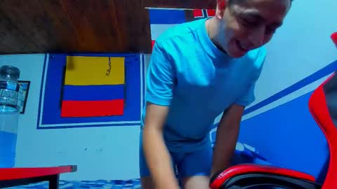 Snapshot of maxowens_oficial chatting on February 21, 12:22 am MAX online show from February 21, 12:22 am