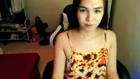 Snapshot of maxpaynx_ chatting on June 11, 10:13 am Sol online show from June 11, 10:13 am