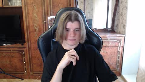 Snapshot of maxplay18 chatting on September 29, 12:32 pm Max online show from September 29, 12:32 pm