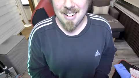 Max online show from February 3, 3:26 am