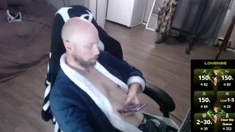 MaxRouger online show from March 1, 3:47 pm