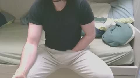 Snapshot of maxsperman1 chatting on February 18, 9:16 am MaxSperman online show from February 18, 9:16 am