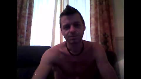 Snapshot of maxthewolf chatting on October 11, 12:47 pm MaxTheWolf online show from October 11, 12:47 pm