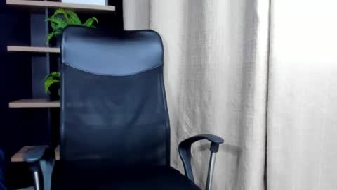 Snapshot of maxvolturi_ chatting on May 18, 11:32 pm maxvolturi_ online show from May 18, 11:32 pm