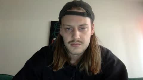 Snapshot of maxwatts95 chatting on December 1, 9:37 pm Max Watts online show from December 1, 9:37 pm