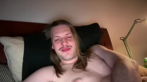 Snapshot of maxwatts95 chatting on February 1, 12:16 pm Max Watts online show from February 1, 12:16 pm