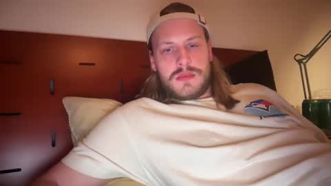 Snapshot of maxwatts95 chatting on September 28, 9:03 am Max Watts online show from September 28, 9:03 am