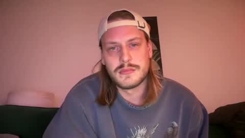 Snapshot of maxwatts95 chatting on October 21, 6:03 am Max Watts online show from October 21, 6:03 am