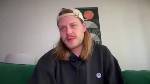 Snapshot of maxwatts95 chatting on January 18, 9:18 pm Max Watts online show from January 18, 9:18 pm