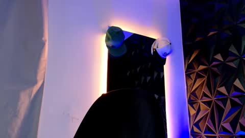 MAX online show from October 23, 10:19 pm