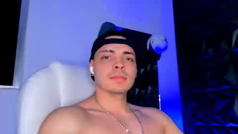 MAX online show from December 21, 12:07 am