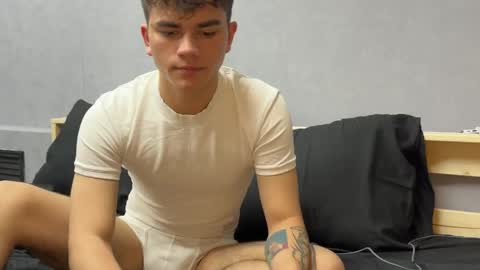 Snapshot of maxwoolf chatting on May 11, 4:04 pm Max online show from May 11, 4:04 pm