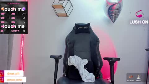 Snapshot of maxx_cortes chatting on December 28, 8:26 am maxx_cortes online show from December 28, 8:26 am