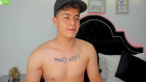 Snapshot of maxxicruz chatting on February 8, 10:29 pm Maxxi online show from February 8, 10:29 pm