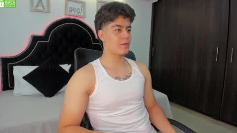 Snapshot of maxxicruz chatting on March 4, 1:45 am Maxxi online show from March 4, 1:45 am