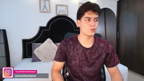 Snapshot of maxxicruz chatting on September 14, 1:49 am Maxxi online show from September 14, 1:49 am